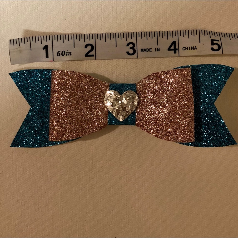 Handmade Hair bow - Picture 2 of 2